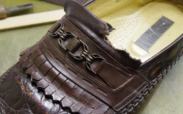 犬にかじられた靴の修理例