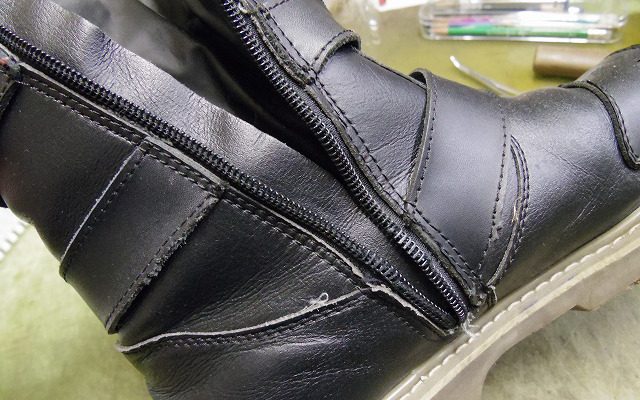 ライディングブーツ ファスナー交換例 – 岡山の靴修理なら足と靴の店 