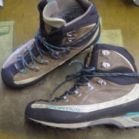 ＬＡ ＳＰＯＲＴＩＶＡ ソール交換例