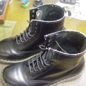 ドクターマーチン　履き口合皮材交換例