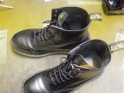 ドクターマーチン　履き口合皮材交換例 3-1