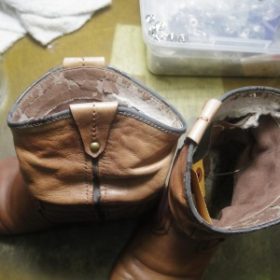 ブーツ　履き口ライニング交換例